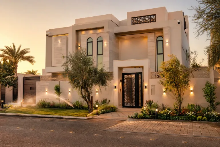 فلل ومجمعات سكنية